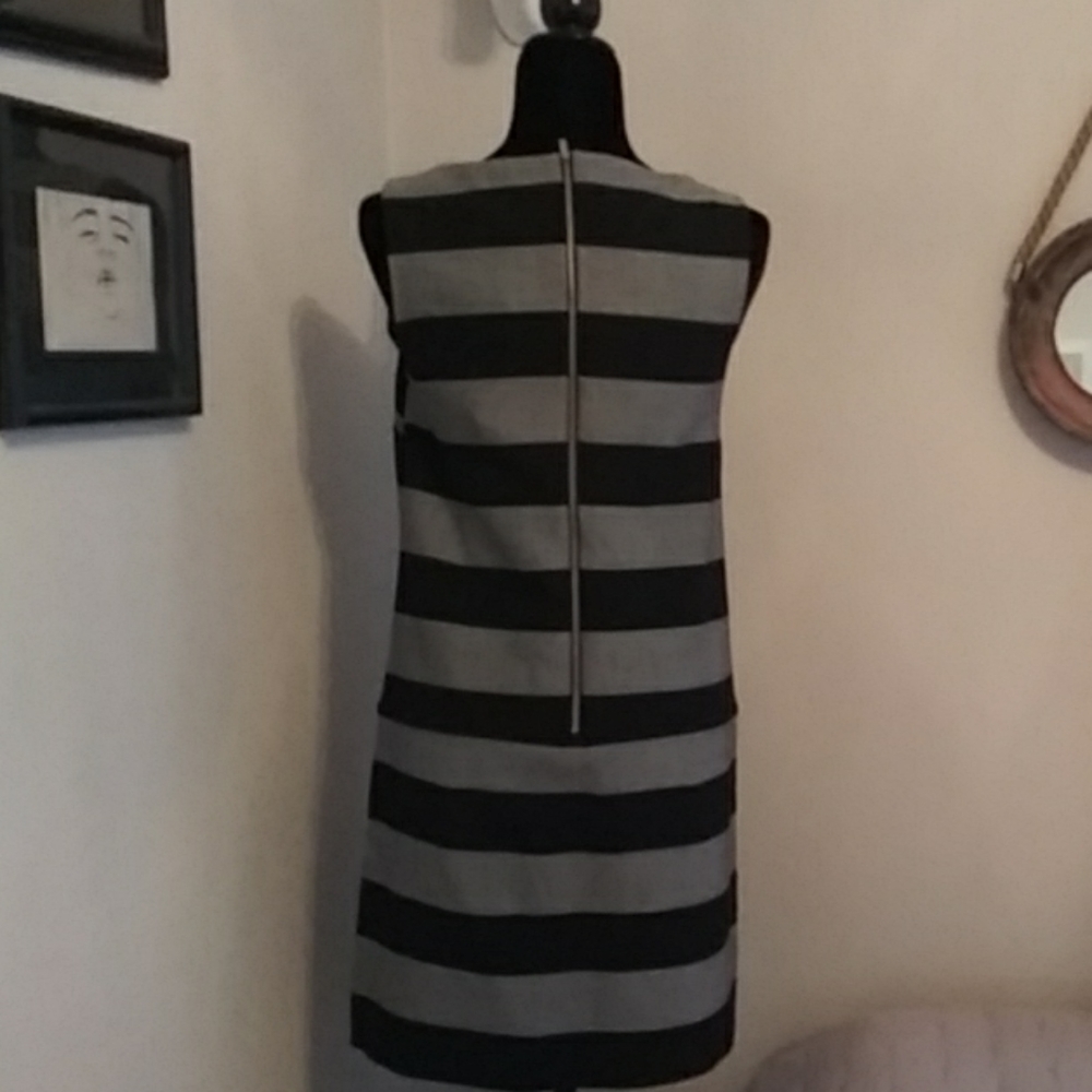 Dress - Picture 4 of 5